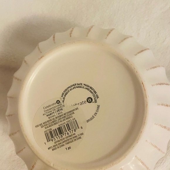Kitchen/Holiday Mixing Bowl or a simple holiday display Thanksgiving/Fall NWT - Picture 6 of 6